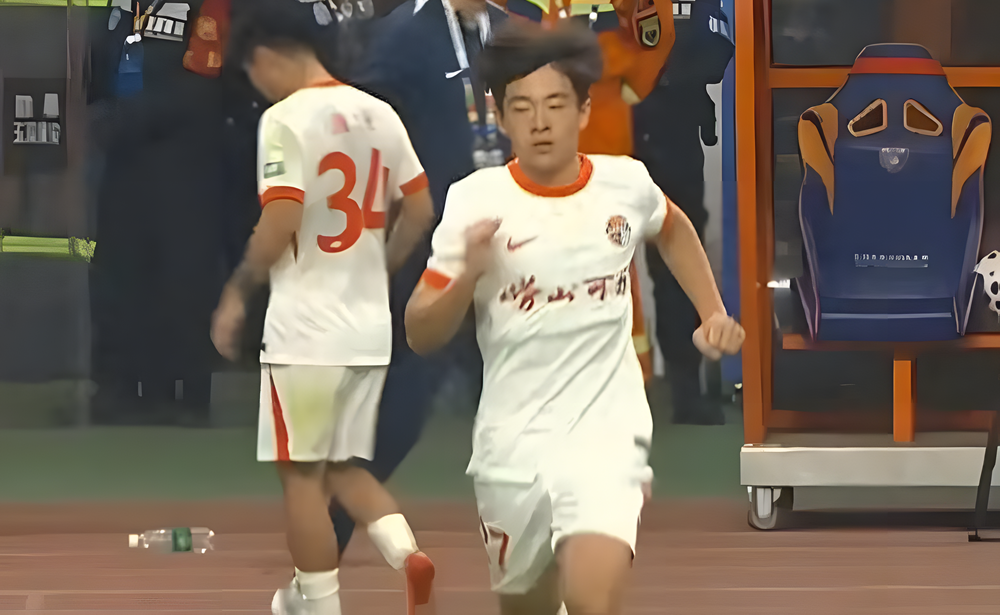 企鹅体育直播tv版 name=-“中超神童”被盯上了!南美球探:习惯低头带球,阅读比赛稚嫩